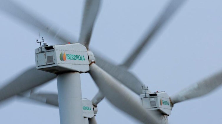 Los «ultrarricos» que ataca Sánchez generan la mitad de la electricidad renovable en España