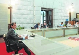 Mañueco se ve hoy con el Diálogo Social con la vista «en el futuro» y tras meses de tensión