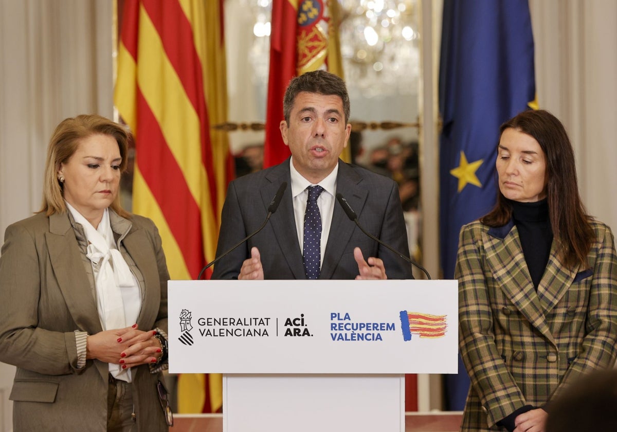 Imagen del presidente de la Generalitat Valenciana, Carlos Mazón, este lunes durante su declaración institucional