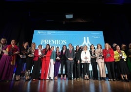 Juanma Moreno en los Premios Meridiana: «Quien cambia la sociedad no es un Gobierno, son los ciudadanos»