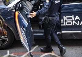 El policía nacional agredido en Úbeda al tratar de impedir un robo sufre disección de la tráquea y continúa en la UCI