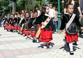 Las mejores imágenes del desfile de La Mondilla de Talavera