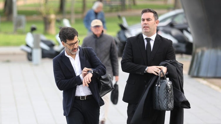 Caso 'saqueo del Córdoba CF': los traspasos de León a su mujer, «coherentes con sus declaraciones fiscales», según un perito