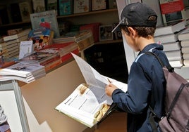 Un libro infantil por una joya: la iniciativa solidaria de una empresa valenciana