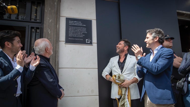 Miguel Poveda abre a los granadinos la casa del García Lorca adolescente