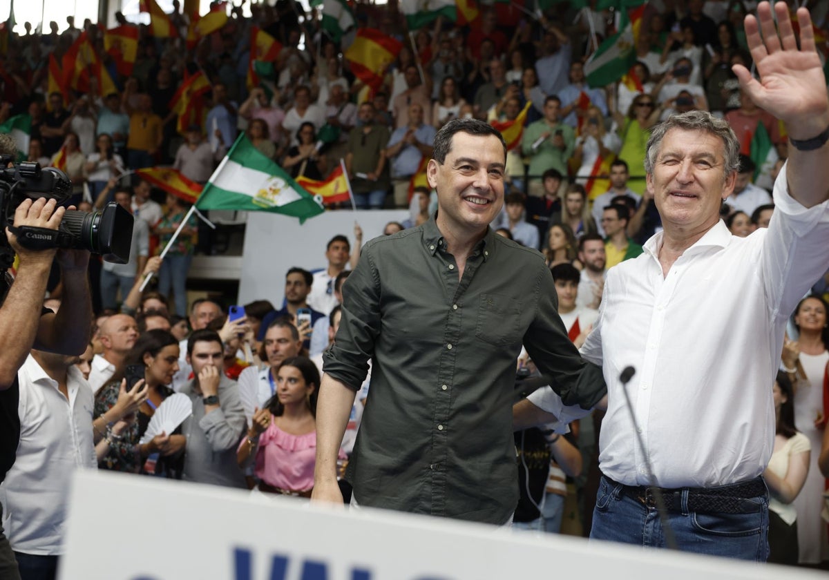 Alberto Núñez Feijóo junto a Juanma Moreno en Málaga