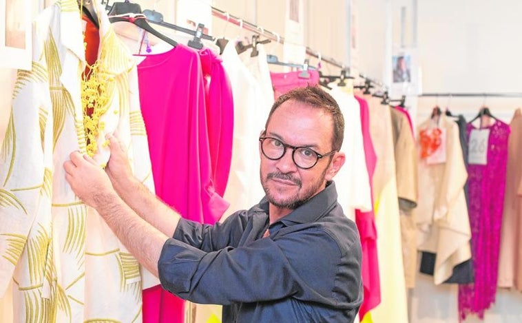 El modisto Ulises Mérida diseñará los nuevos uniformes de Renfe