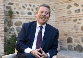 La vida personal de Emiliano García-Page: un divorcio, dos hijos y el hermano gemelo del presidente de Castilla-La Mancha