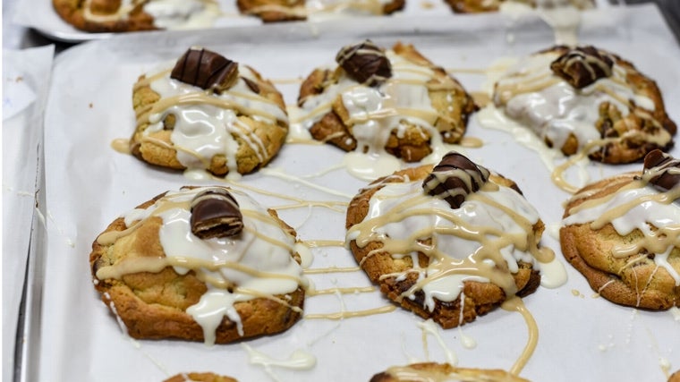 Preparan todo tipo de galletas rellenas