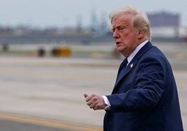 Trump exige que barcos estadounidenses pasen libremente por los canales de Panamá y Suez