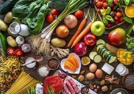 La nutricionista Júlia Farré señala el alimento que se debe comer para tener unos huesos fuertes: «Tiene el doble de calcio que la leche»
