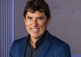 La vida personal de Manel Fuentes, presentador de 'Tu cara me suena': su mujer Clara Cabeza y sus dos hijos