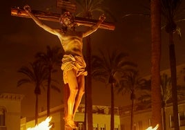 El único Cristo que lleva flores en su corona está en Andalucía