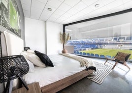 Dormir con vistas al campo de fútbol del Málaga FC: esto es lo que vale una noche en la Rosaleda