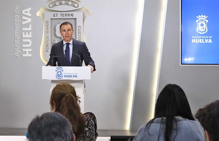 Felipe Arias durante la rueda de prensa