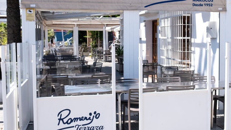 Romerijo Terraza situado en el Parque Calderón del Puerto de Santa María
