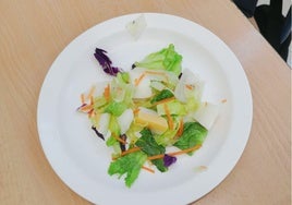 «Los alumnos  salen con hambre de los comedores de 12 colegios públicos de Cádiz»