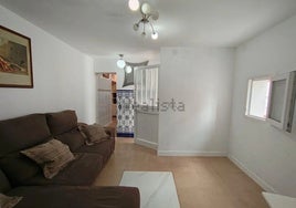 Así es la casa que ha salido a la venta por sólo 60.000 euros en uno de los pueblos costeros más famosos de Cádiz