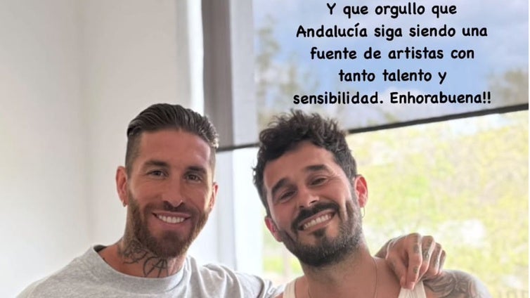 Sergio Ramos 'recibe' al pregonero del Carnaval, Antoñito Molina