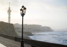 Aviso amarillo  por oleaje en la costa de Cádiz con viento de levante de hasta 61 km/h