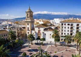 Dos pueblos de Cádiz buscan trabajadores sociales: el sueldo es de casi 2.000 euros al mes