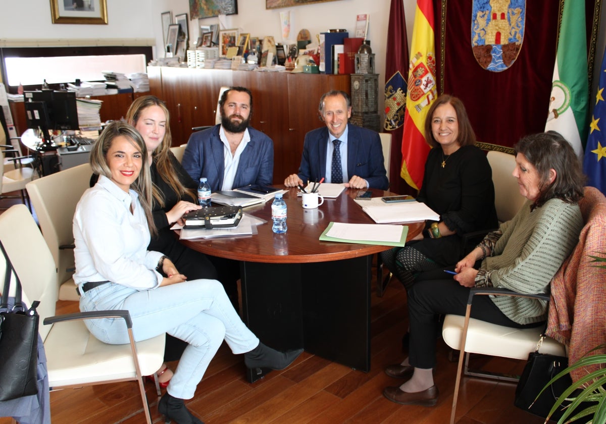El Ayuntamiento de Chiclana mantiene el servicio de recogida de animales