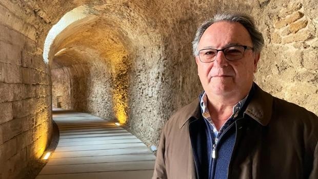 «Vitruvio describe un ariete cartaginés con el que fue destruida una antigua muralla gaditana»